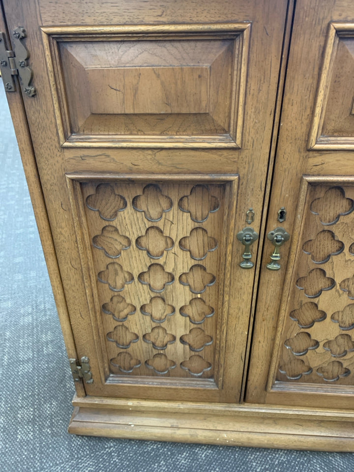 VTG WOOD BAR CABINET W/ W/ LIFT TOP DETAILED DOORS METAL HARD WARE.