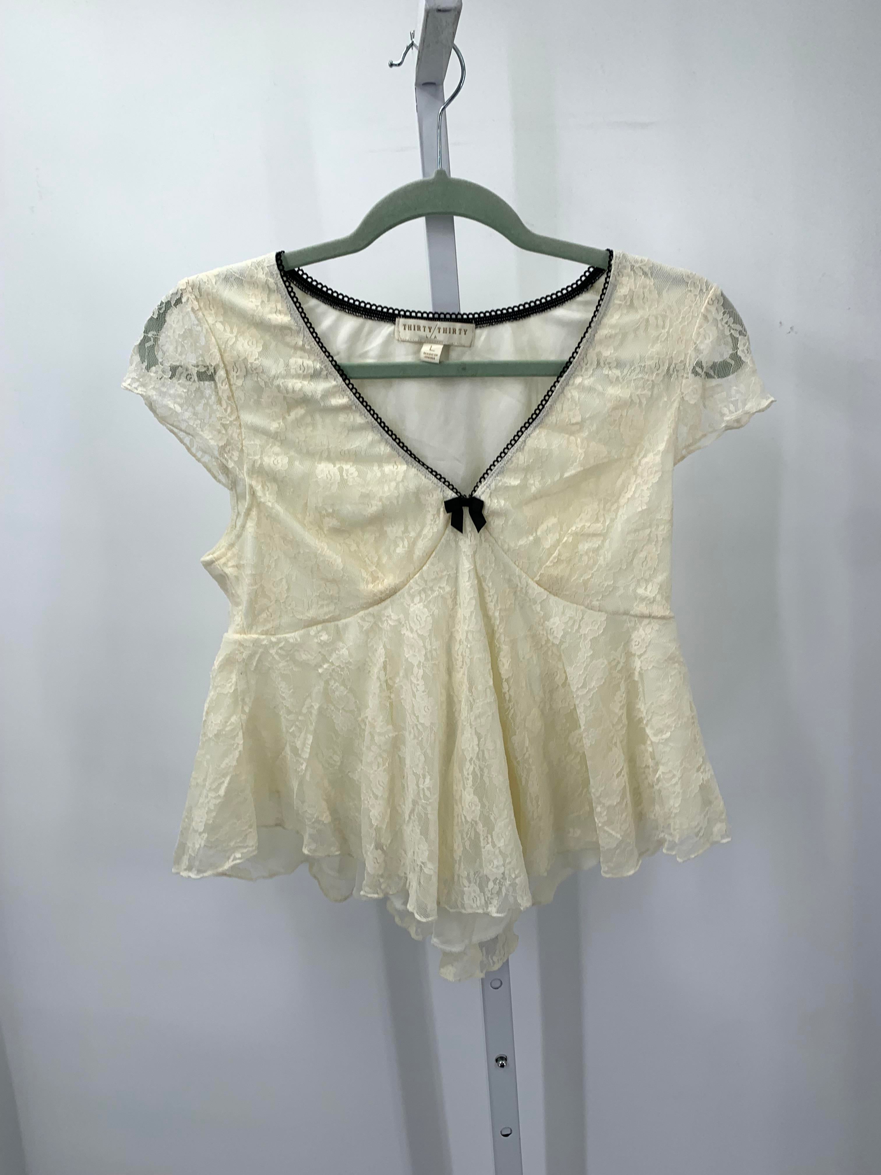 Size Large Juniors Short Sleeve Shirt