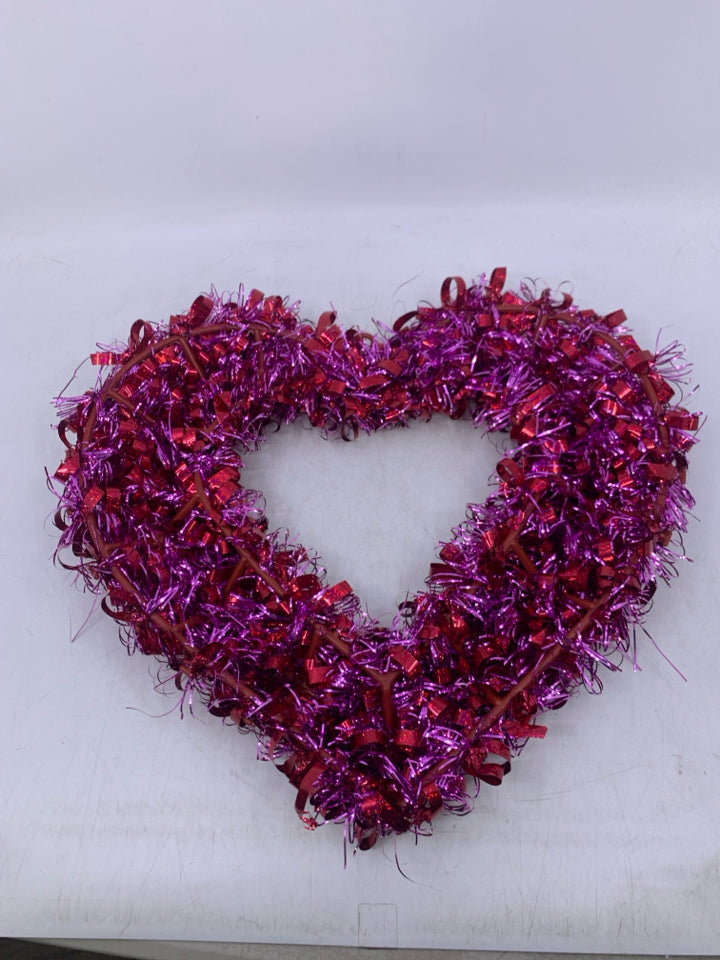 HEART SHAPE TINSEL WREATH.