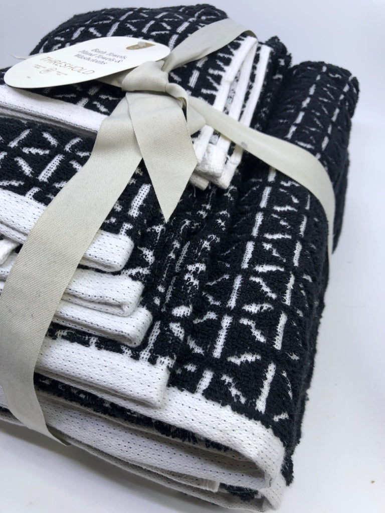 NEW THRESHOLD BATH TOWEL SET.