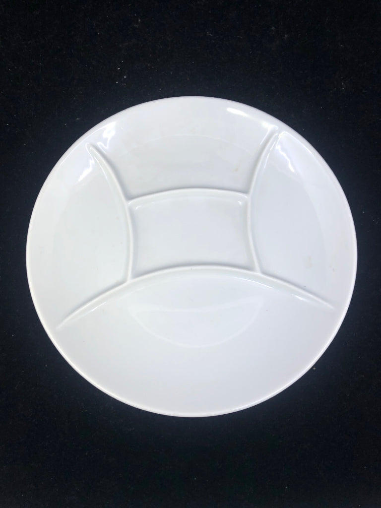 8 WHITE DIVIDED FONDUE PLATES.