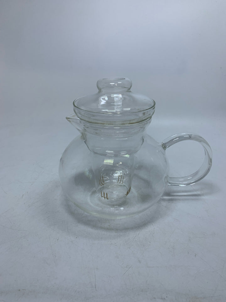 CLEAR GLASS INFUSER TEAPOT.