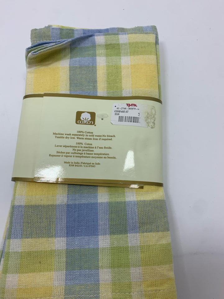 NIP YELLOW PLAID NAPKINS.
