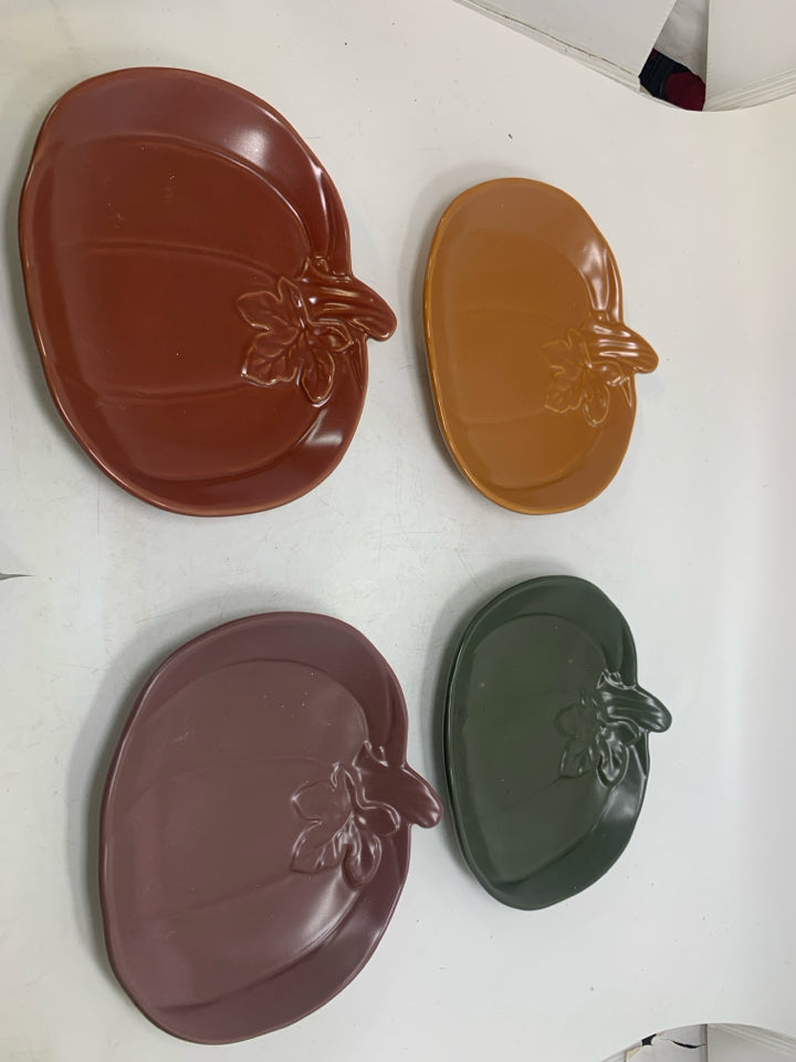 4 ASSORTED PUMPKIN SNACK PLATES BEE & WILLOW.