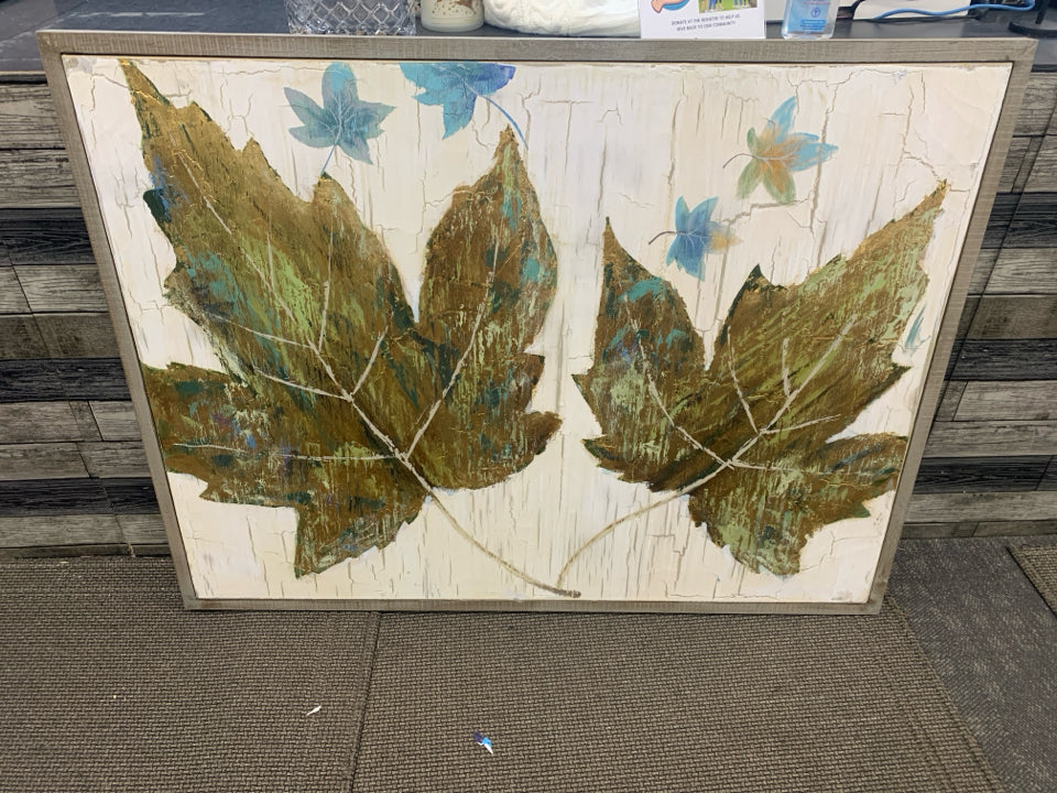 LARGE WALL CANVAS GOLD LEAVES.