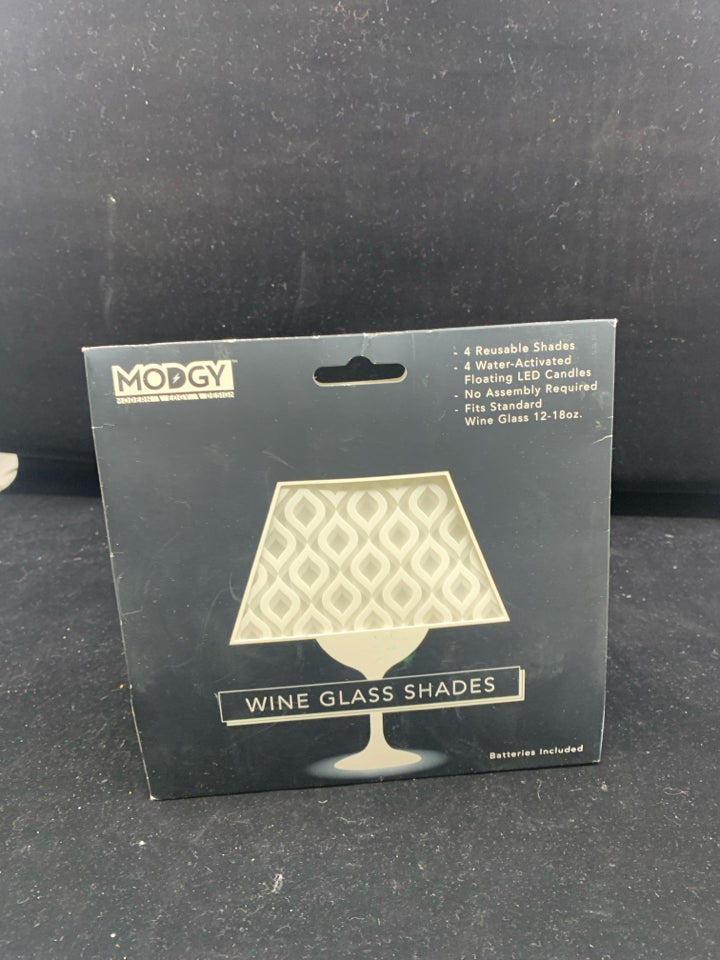 NIP WINE GLASS SHADE LED LAMP