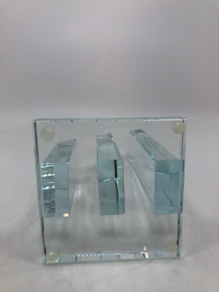 HEAVY CLEAR GLASS/CRYSTAL FILE SORTER SCULPTURE.