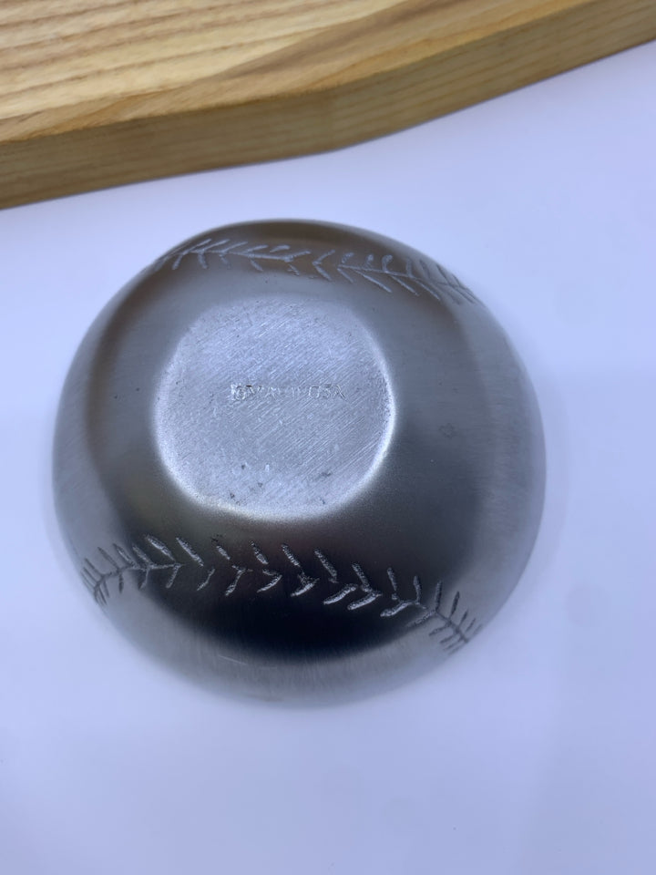 WOOD BASE BALL BAT CHIP AND DIP SERVER.