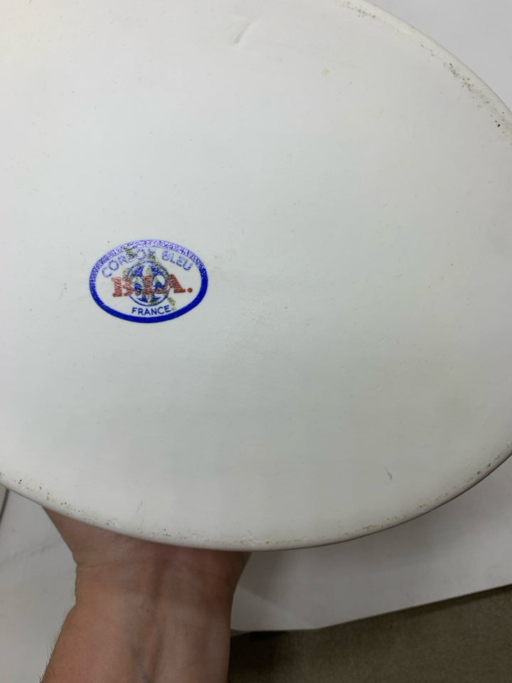 WINE CHEESE LOBSTER THEMED OVAL CASSEROLE DISH W/ LID.