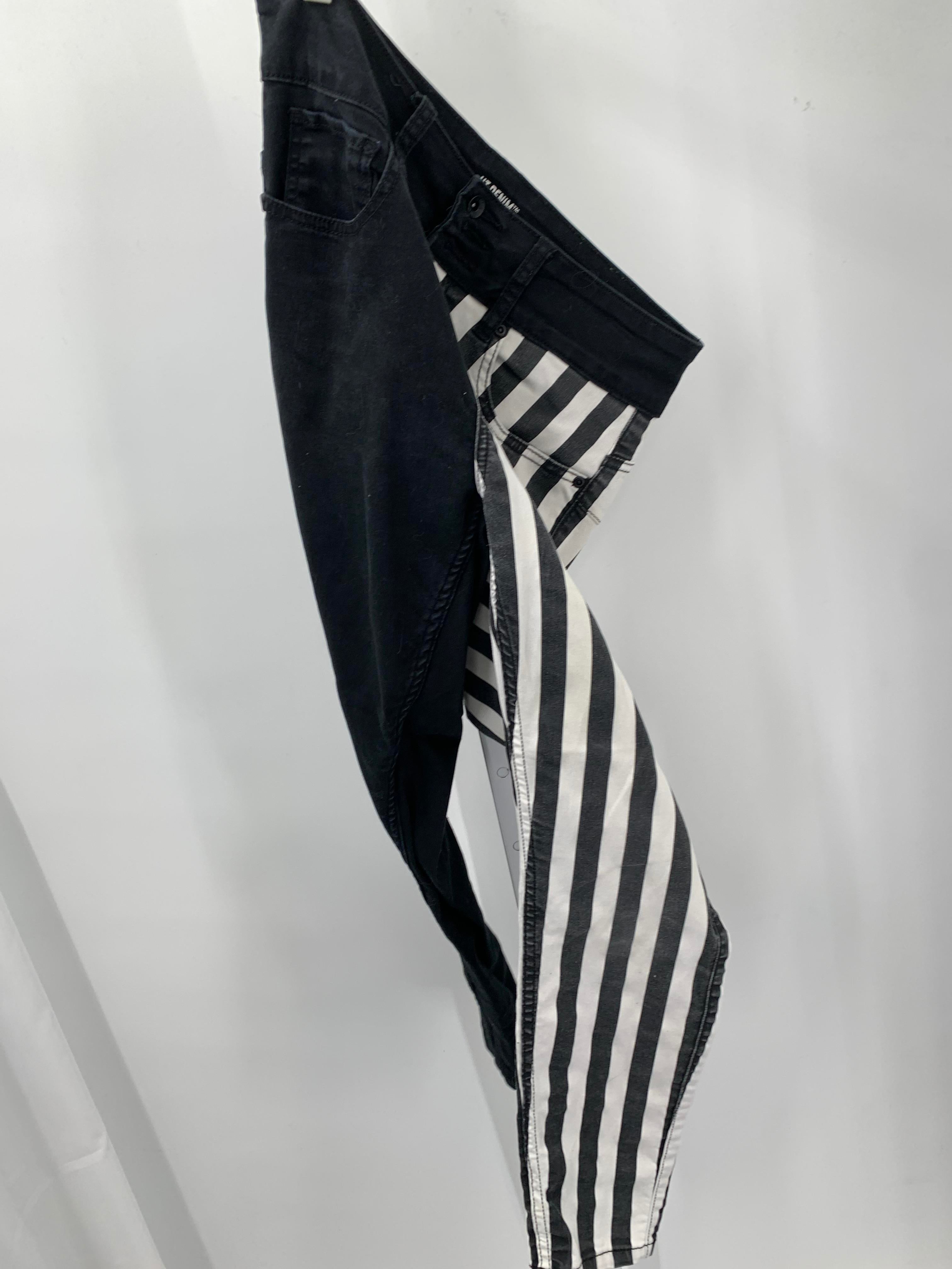 Hot Topic Size 11 Juniors Jeans