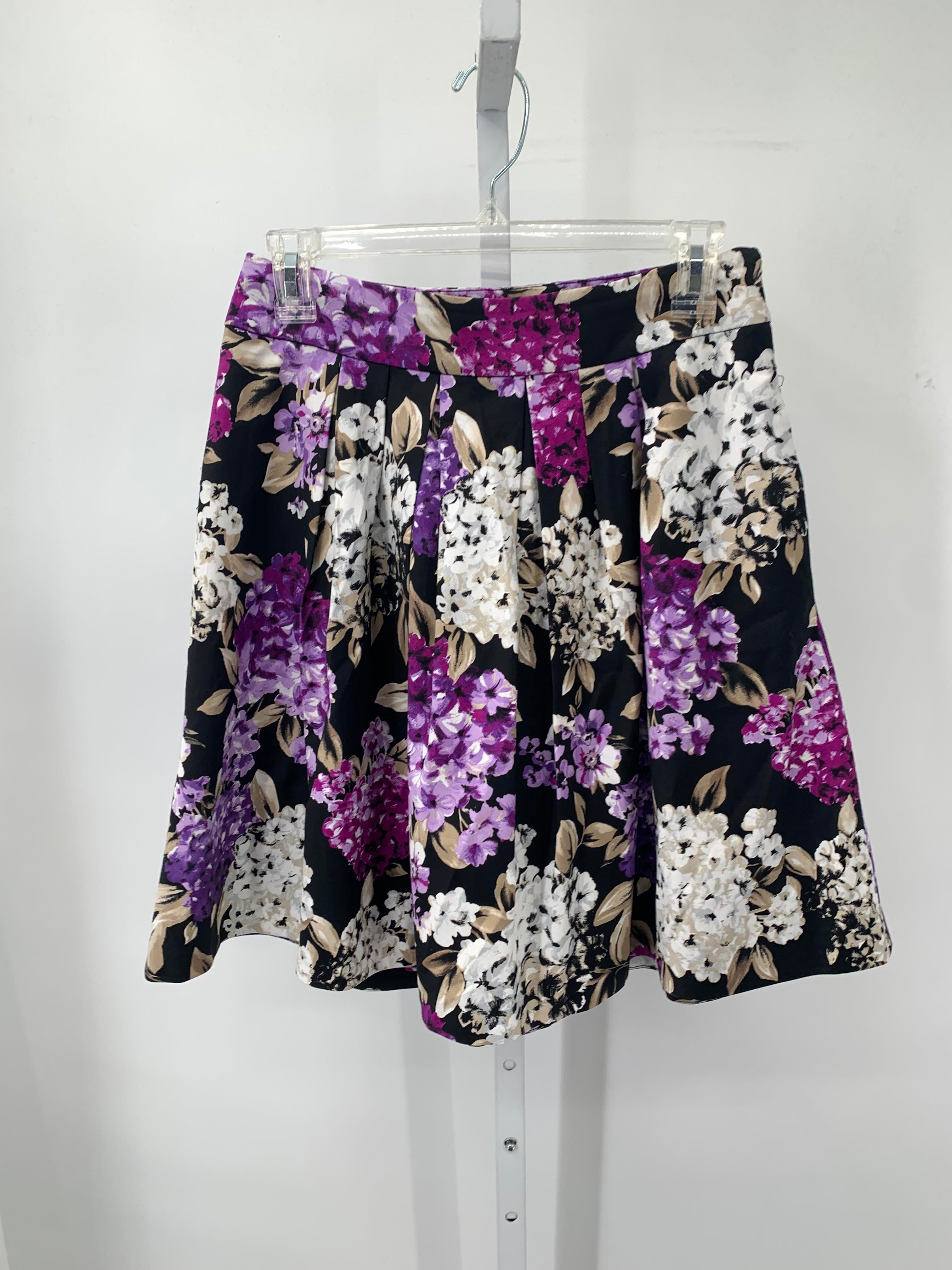 White House Black Size 2 Misses Skirt