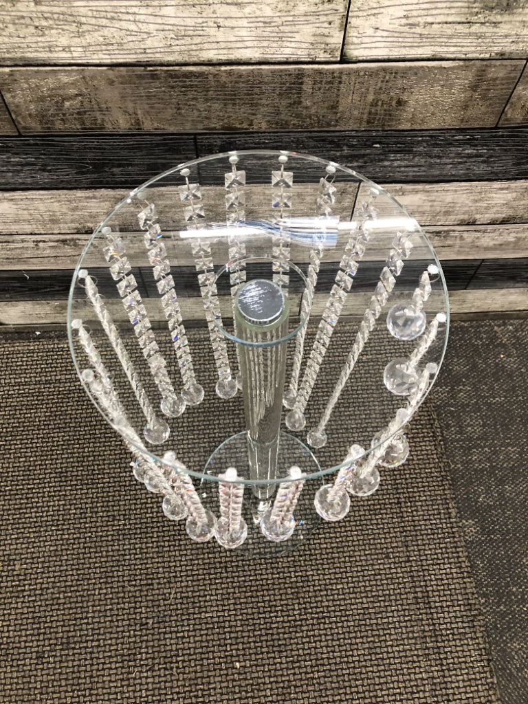 CLEAR ACRYLIC SERVING STAND W/CRYSTAL PENDANTS.
