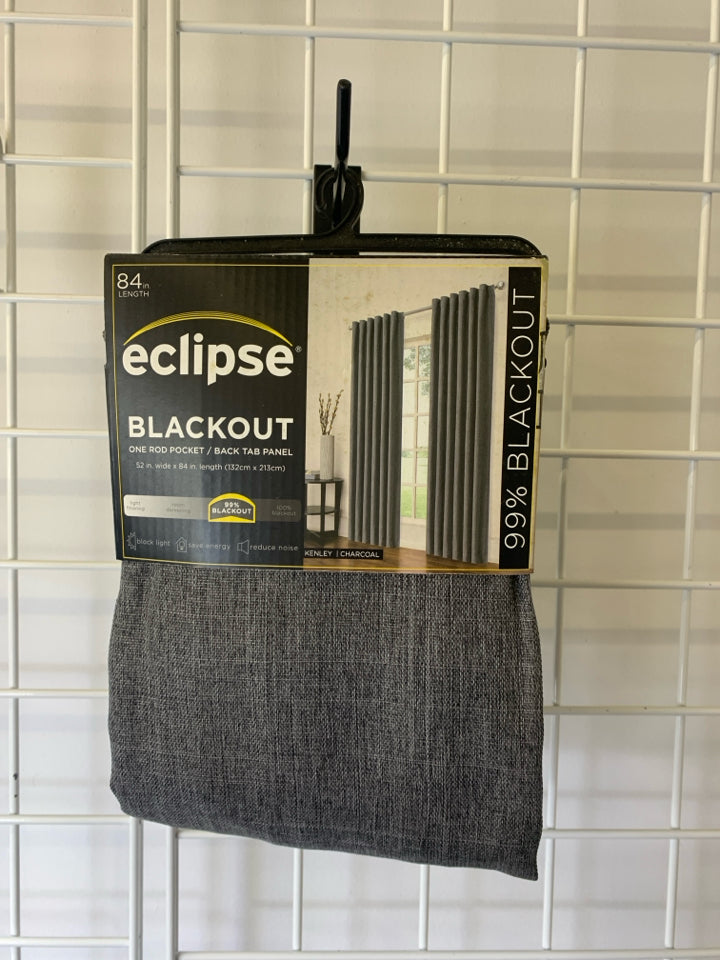 NIP ECLIPSE BLACK OUT CURTAIN 52"X84'