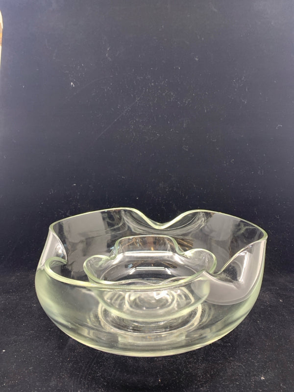 2 PC CLEAR GLASS WAVY EDGE CHIPS AND DIP BOWLS.