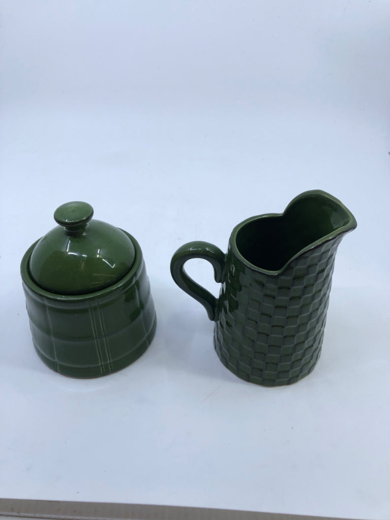 DARK GREEN TEXTURED SUG/CREAM SET.