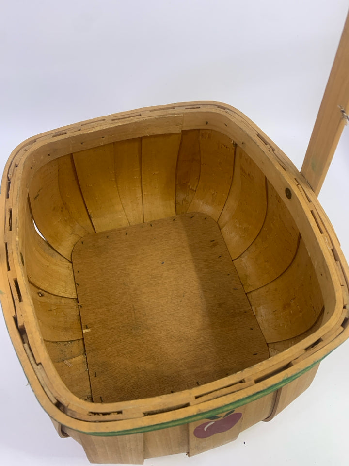 APPLE PAINTED WOOD BASKET W/HANDLE.