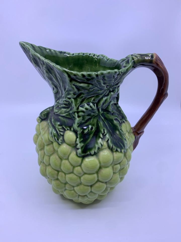 GREEN GRAPES PITCHER.