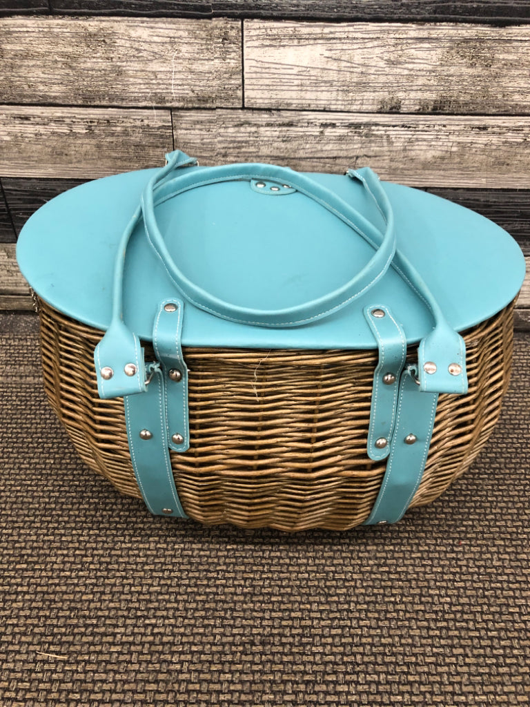 NWT ALFRESCO BLUE LEATHER PICNIC BASKET *MISSING FORK.