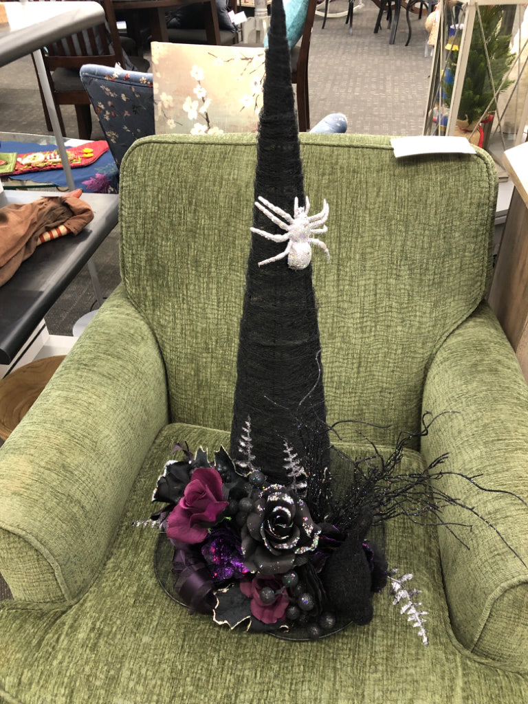 DECORATED WITCH'S HAT.