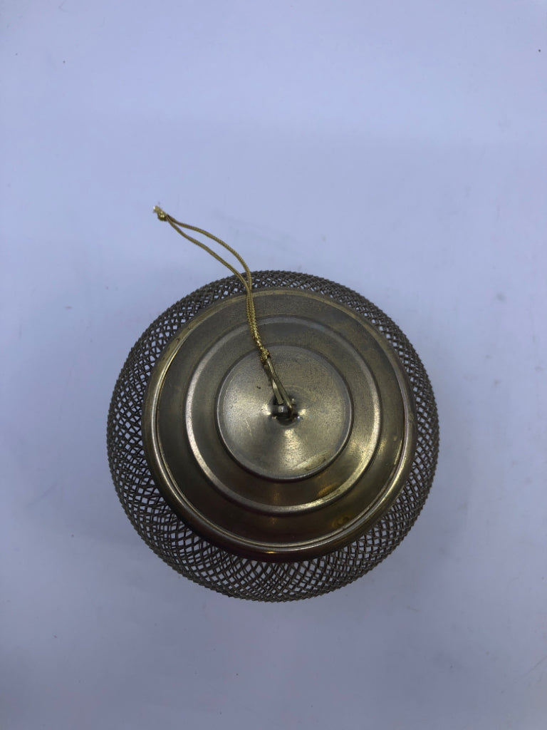 GOLD MESH ORNAMENT W REMOVABLE TOP.