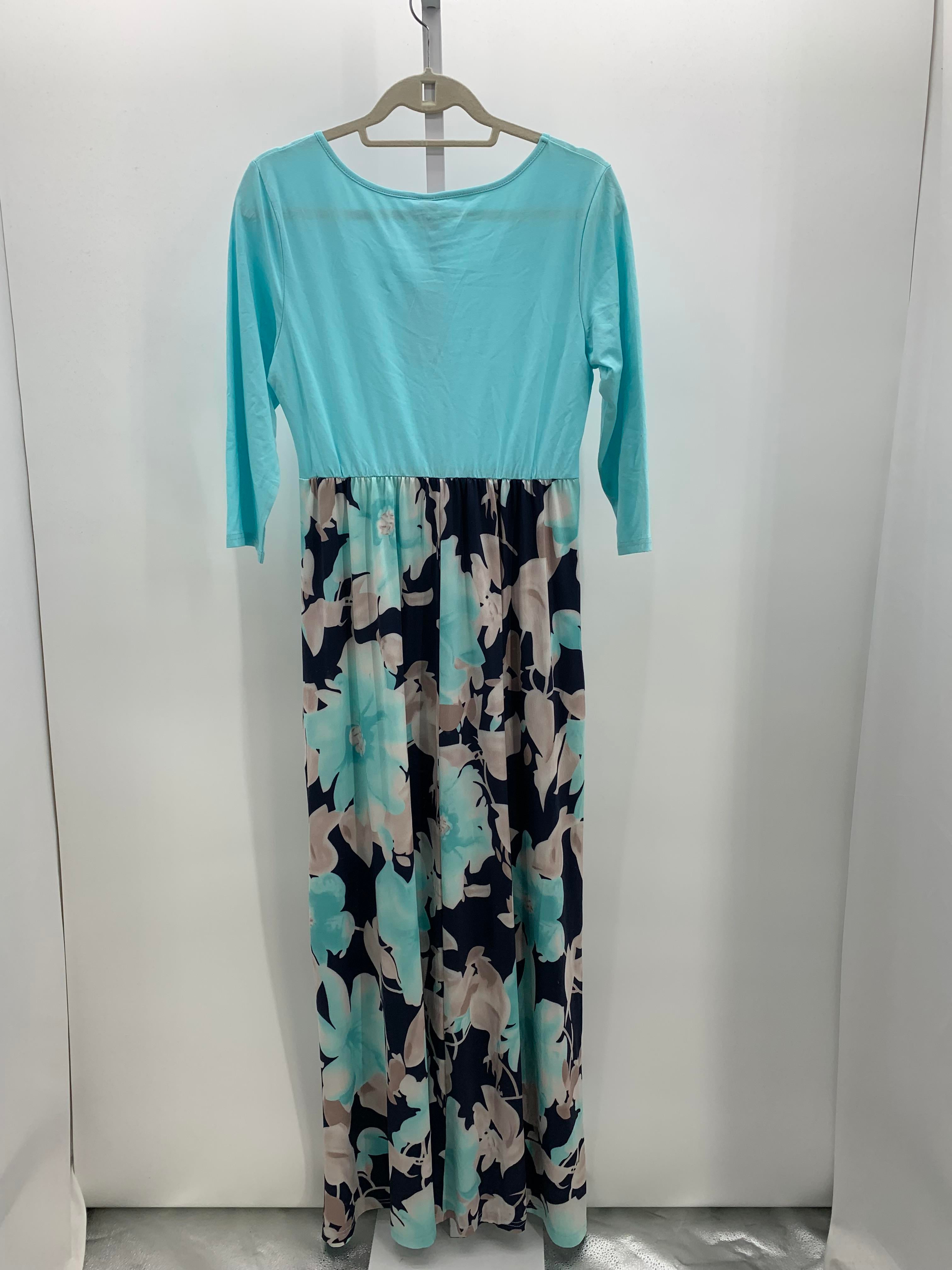 Size Large Misses 3/4 Sleeve Dress