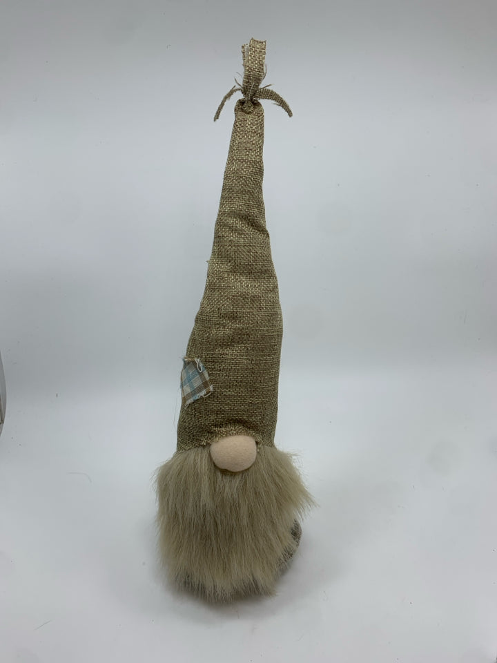 BLUE PLAID GNOME W/BURLAP HAT.