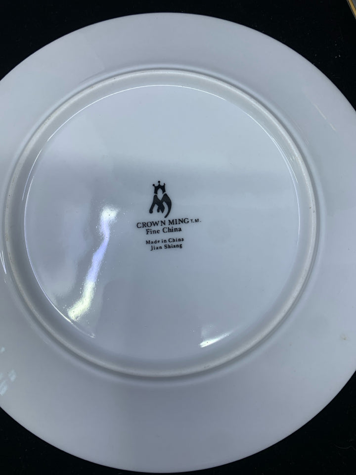 4 CROWN MING BLACK AND FLORAL RIM LUNCH PLATES.