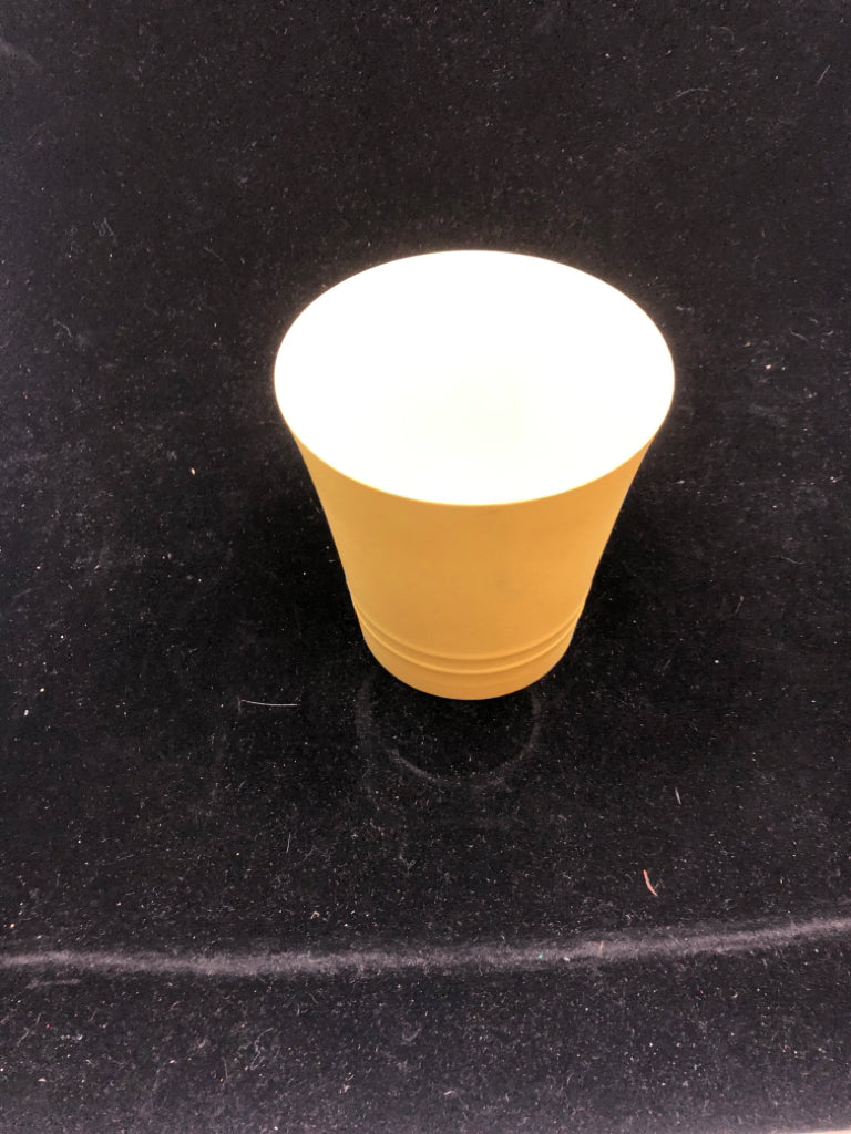 YELLOW CERAMIC ROUND PLANTER POT.