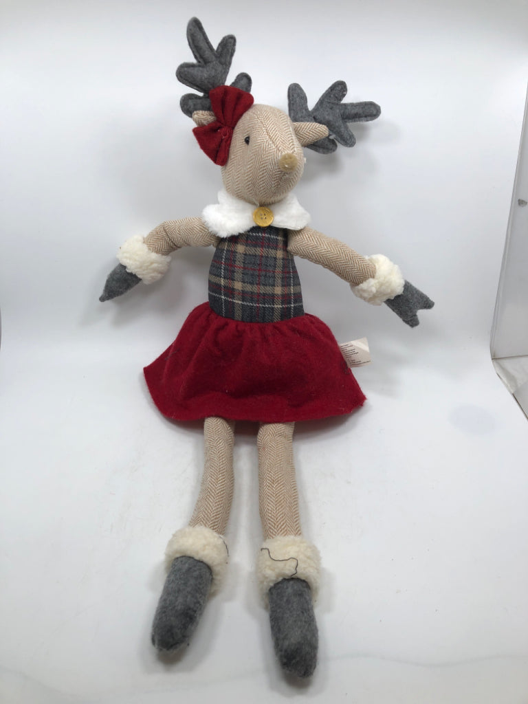 WEIGHTED PLAID SHIRT RED SKIRT REINDEER SHELF SIT.