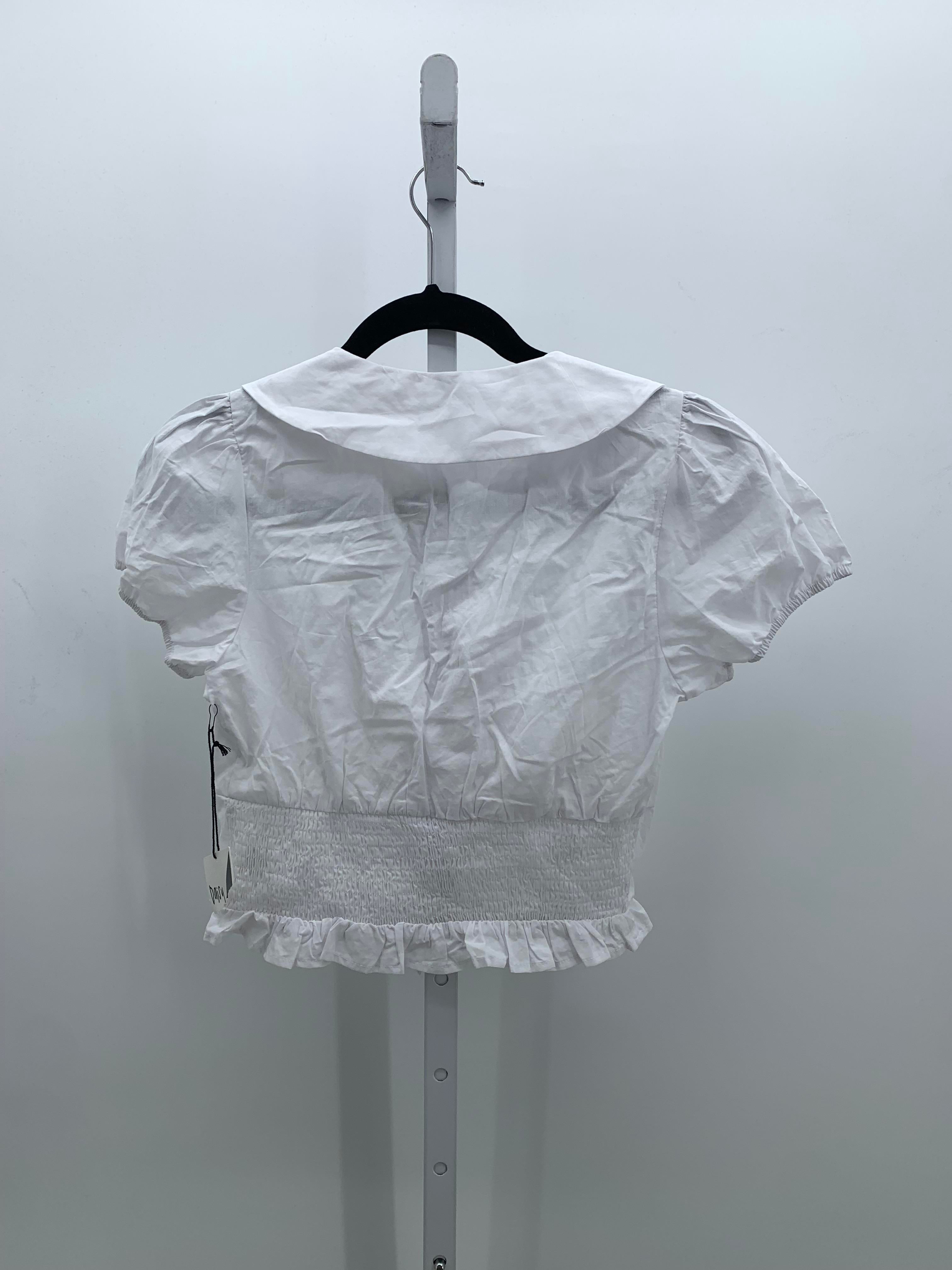 Size Small Juniors Short Sleeve Shirt