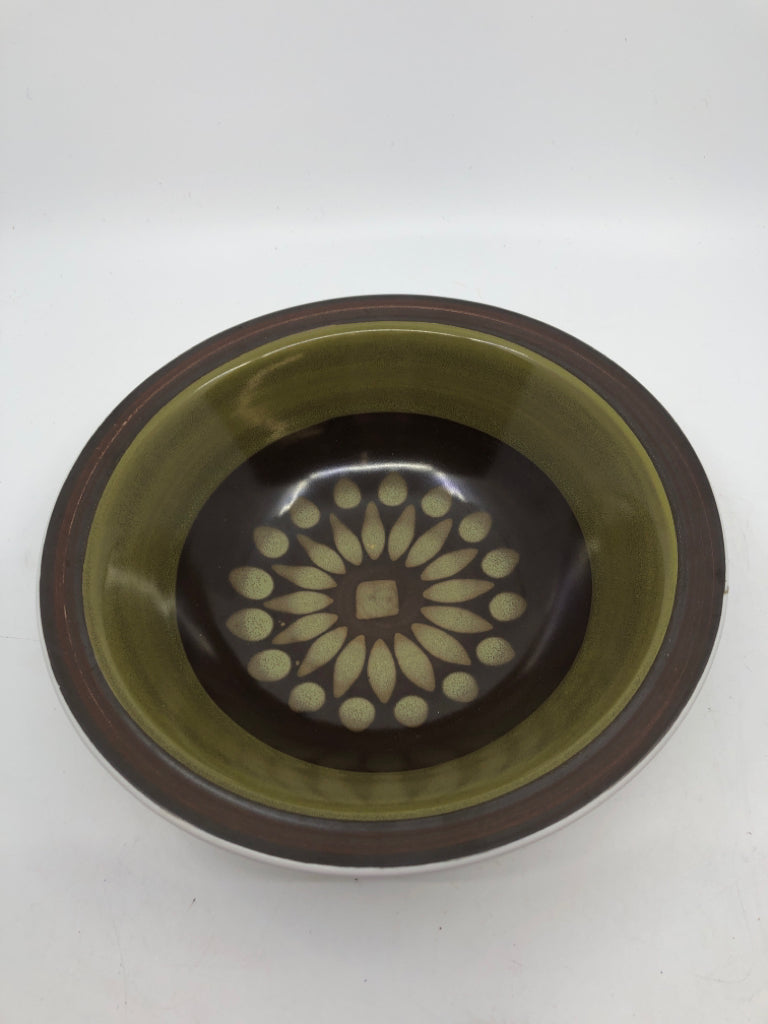 VTG BROWN AND GREEN FLOWER PATTERN BOWL.