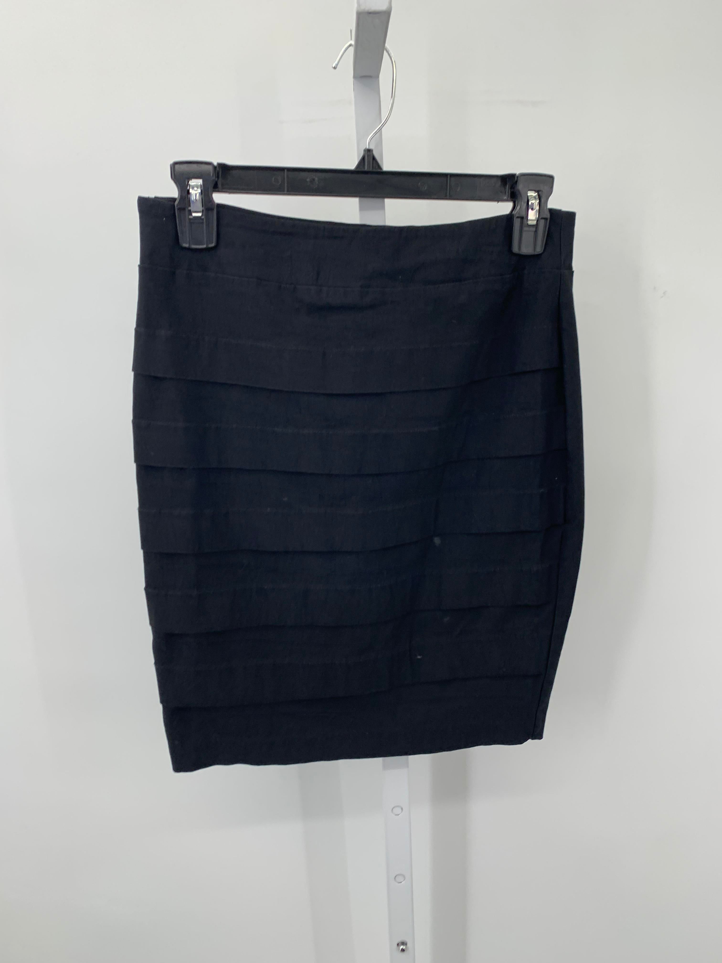 IZ Byer Size Large Juniors Skirt