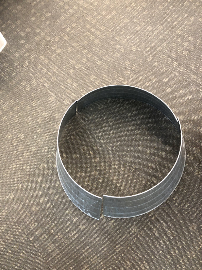 GALVANIZED CHRISTMAS TREE RING.