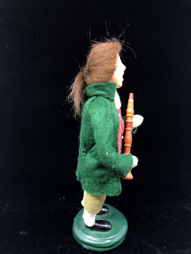 BYERS' CHOICE BOY W WOOD INSTRUMENT- 1998 WILLIAMSBURG.