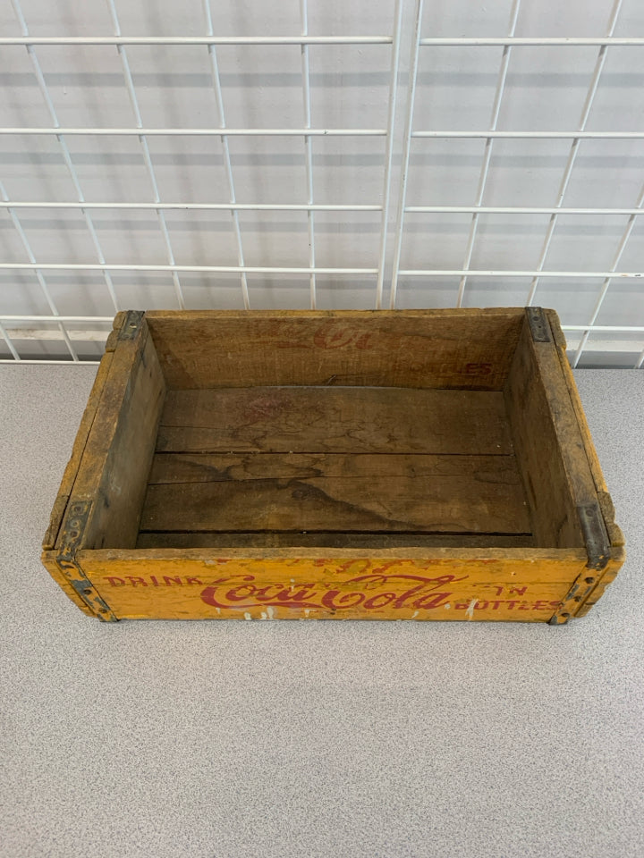 VTG ORANGE COCA COLA CRATE.