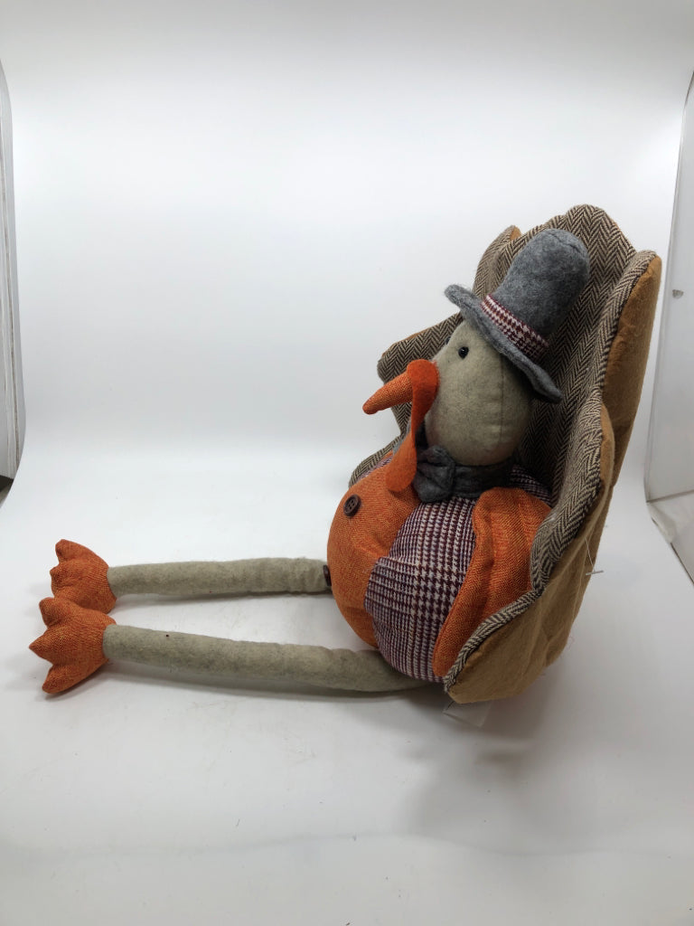 PLAID TURKEY WEIGHTED SHELF SIT.