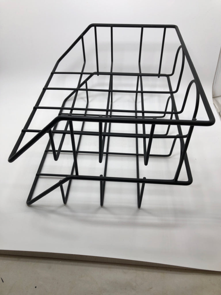 2 TIER BLACK WIRE DESK TRAY.