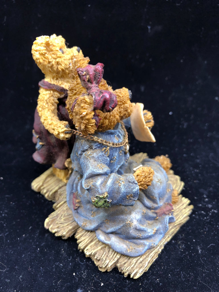 BOYDS BEAR MOM AND DAUGHTER FIGURE.