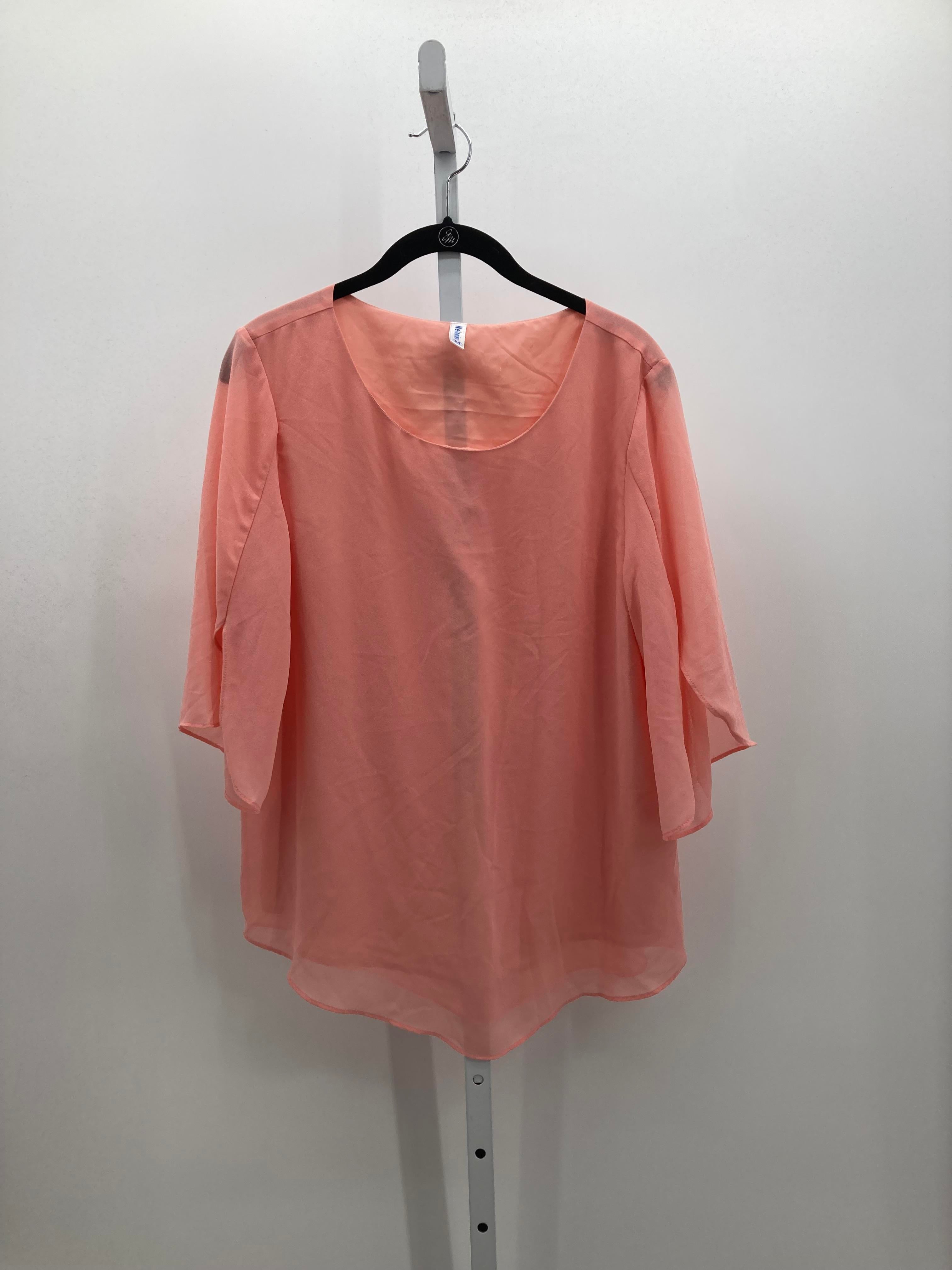 Size Medium Misses Short Sleeve Shirt