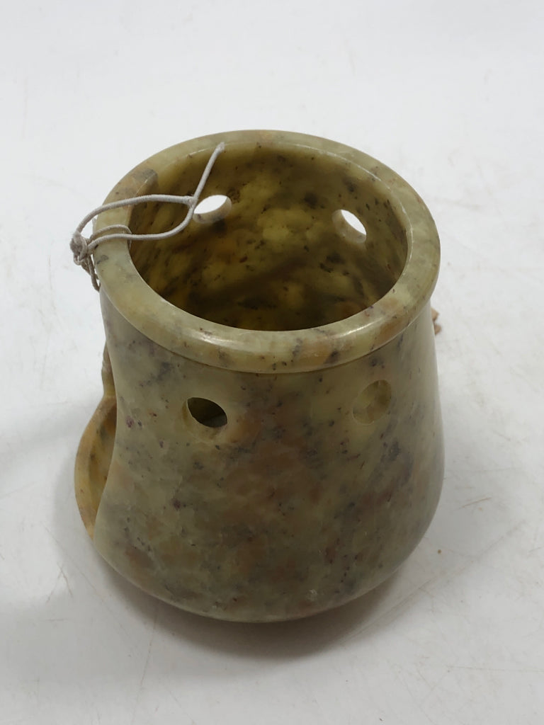 NWT AROMA SOAP STONE CANDLE HOLDER.