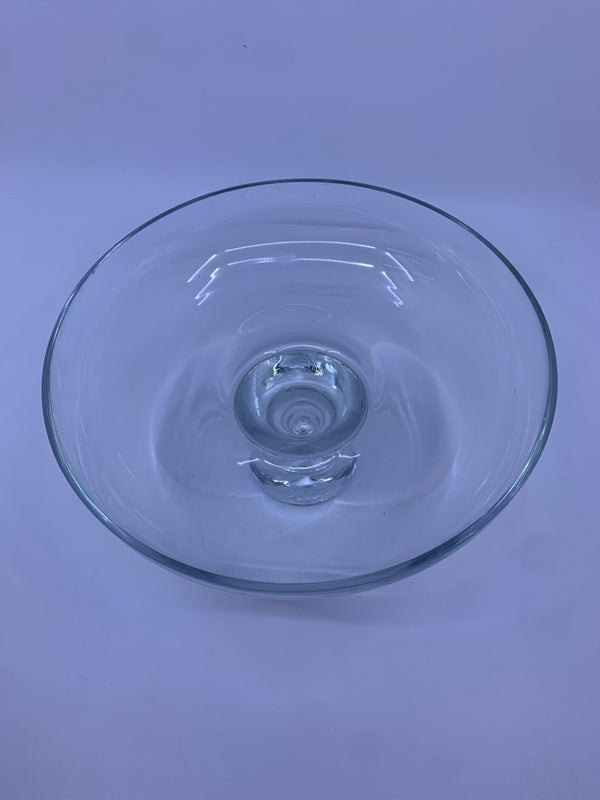 FOOTED THICK SHALLOW CLEAR GLASS CENTERPIECE BOWL.