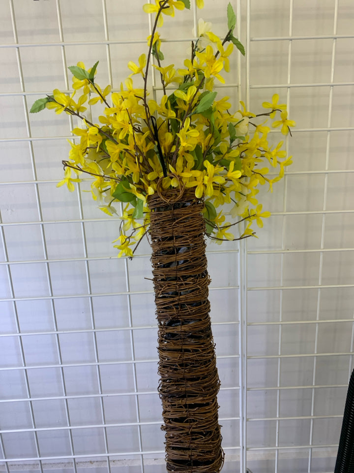 TWINGE WRAPPED VASE W FAUX YELLOW FLORAL WALL HANGING.