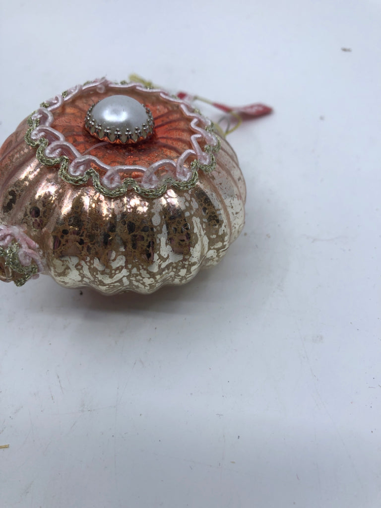 PEACH ROUND GLASS ORNAMENT.