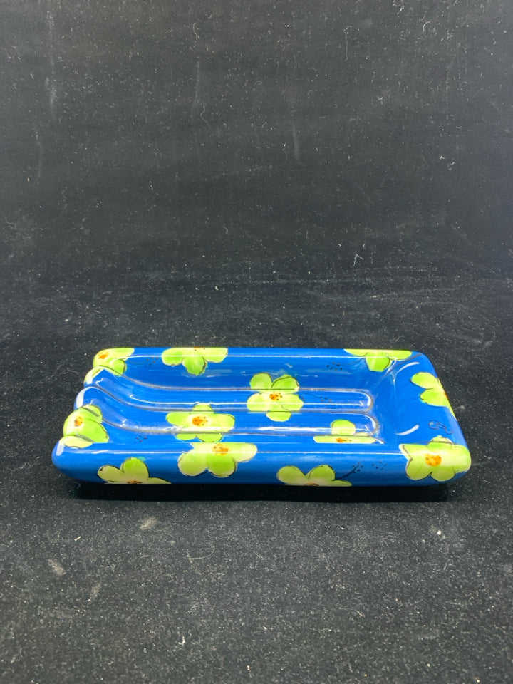 BLEU AND GREEN FLORAL SOAP DISH.