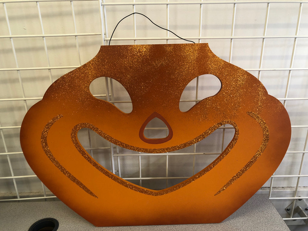 GLITTER PUMPKIN WOOD WALL HANGING.