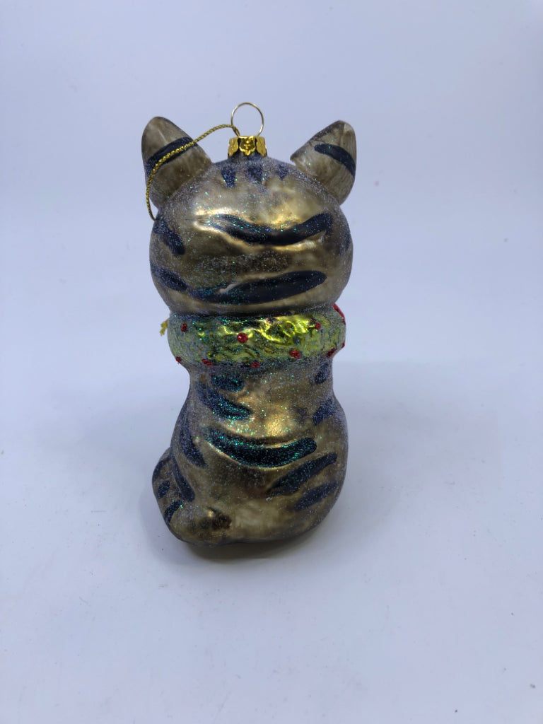 HOLIDAY PET COLLECTION CAT ORNAMENT IN BOX