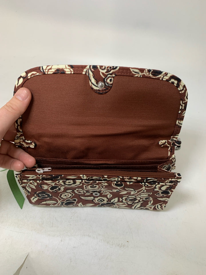 Vera Bradley Wildwood Wallet Crossbody in Bubbly Flowers Cinnamon- NWT