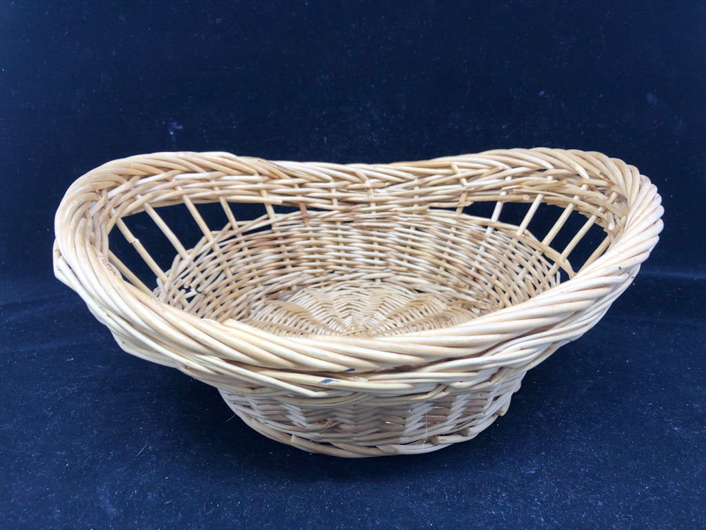 BLONDE WICKER BASKET.