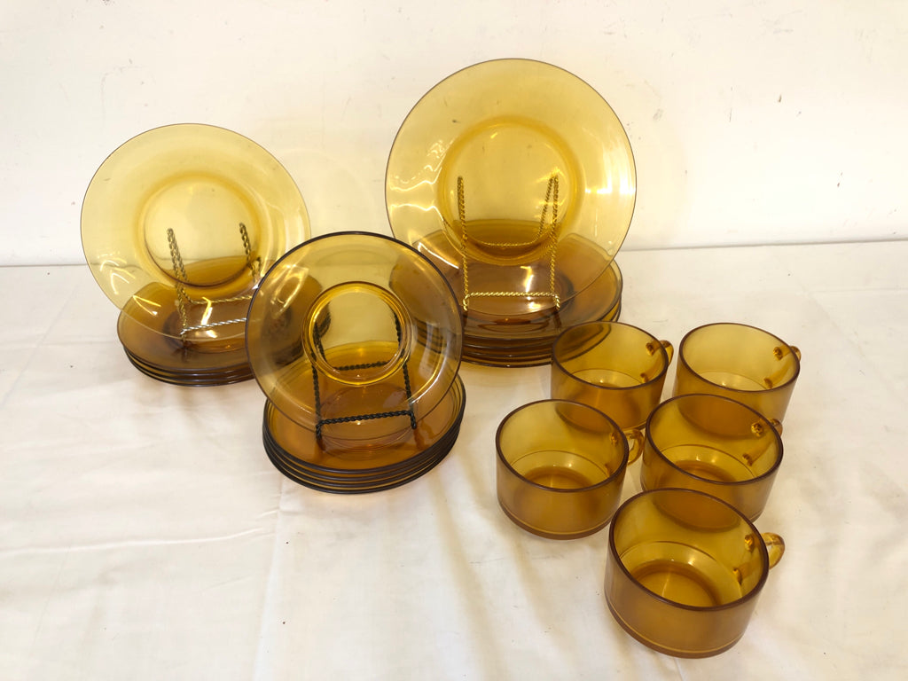 16 PC AMBER GLASS DISH SET-SVC 4.