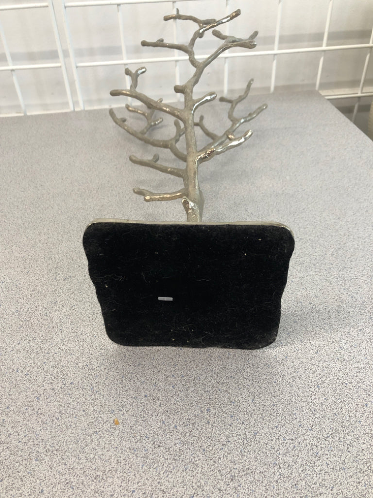 METAL TREE JEWELRY HOLDER.